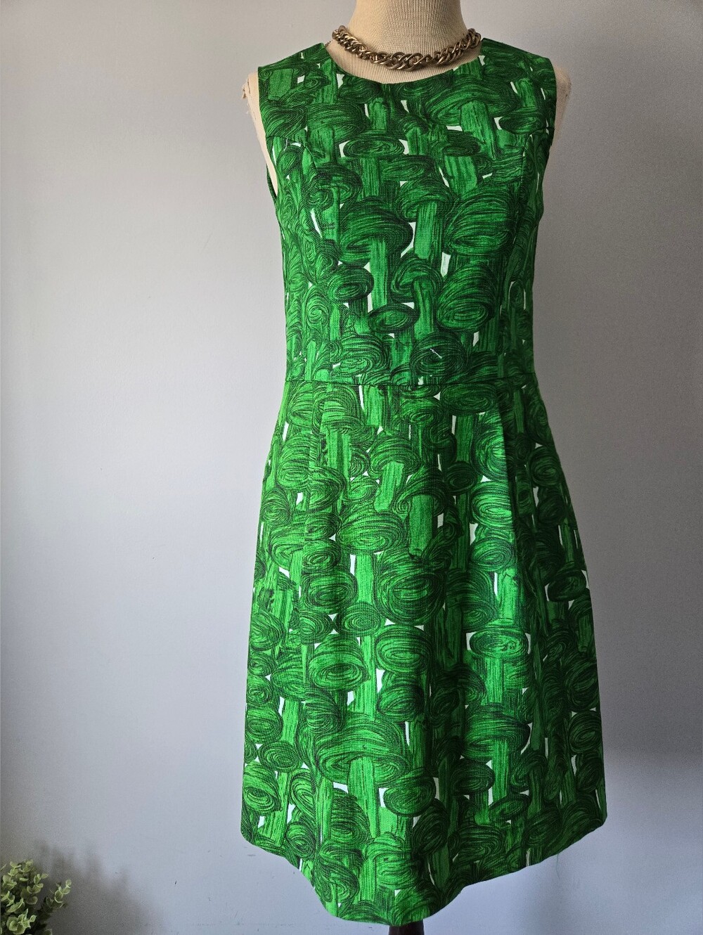Prairie New York Green Abstract Mushroom Print Sleeveless Midi Dress. Size M